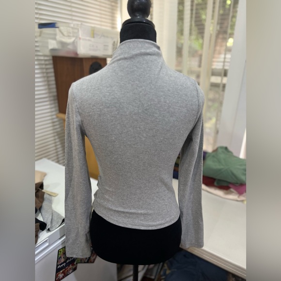 OGL Thermal Brushed Mock Neck Crop Top - Picture 4 of 5